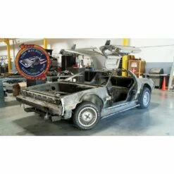 OUTATIME: Saving The DeLorean Time Machine (Blu-ray™ Disc) 28 OUTATIME: Saving The DeLorean Time Machine (Blu-ray™ Disc) -Media Collection Shop During Restoration 1