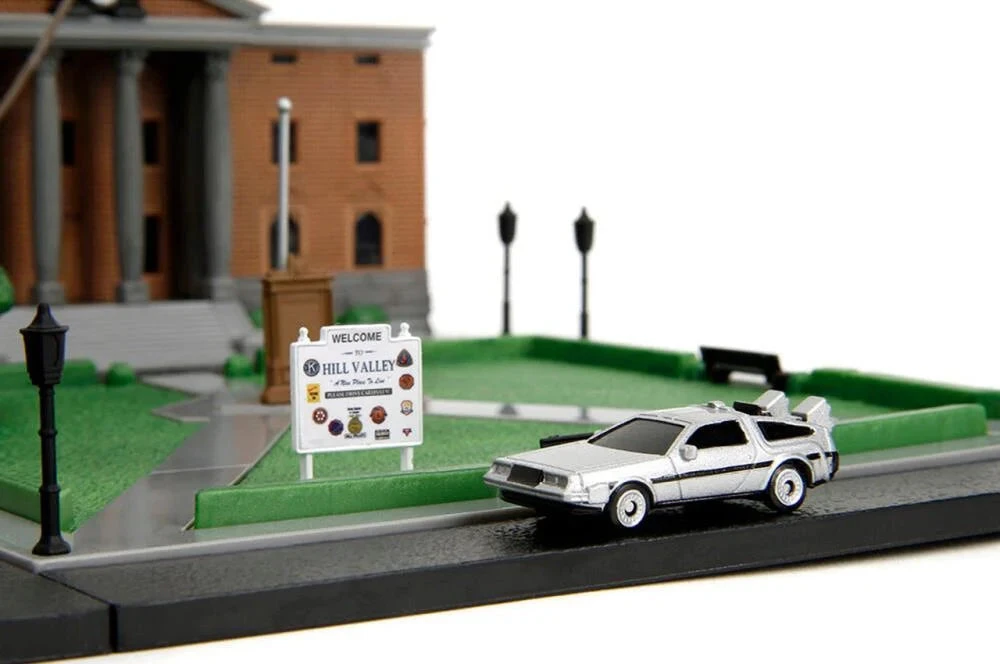 Jada Toys Back To The Future Die-cast Courthouse Diorama With DeLorean & Toyota Vehicles 4 Jada Toys Back To The Future Die-cast Courthouse Diorama With DeLorean & Toyota Vehicles - Image 2