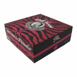 FANATTIK Back To The Future Part II Limited Edition Biff Tannen's Pleasure Paradise "Welcome To Paradise" Gift Box 18 FANATTIK Back To The Future Part II Limited Edition Biff Tannen's Pleasure Paradise "Welcome To Paradise" Gift Box -Media Collection Shop UV BIFFSET Box Closed Angle2 White