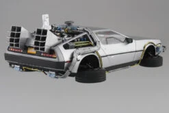Aoshima Back To The Future Part II DeLorean Time Machine 1:24 Scale Model Kit -Media Collection Shop aos06437 2