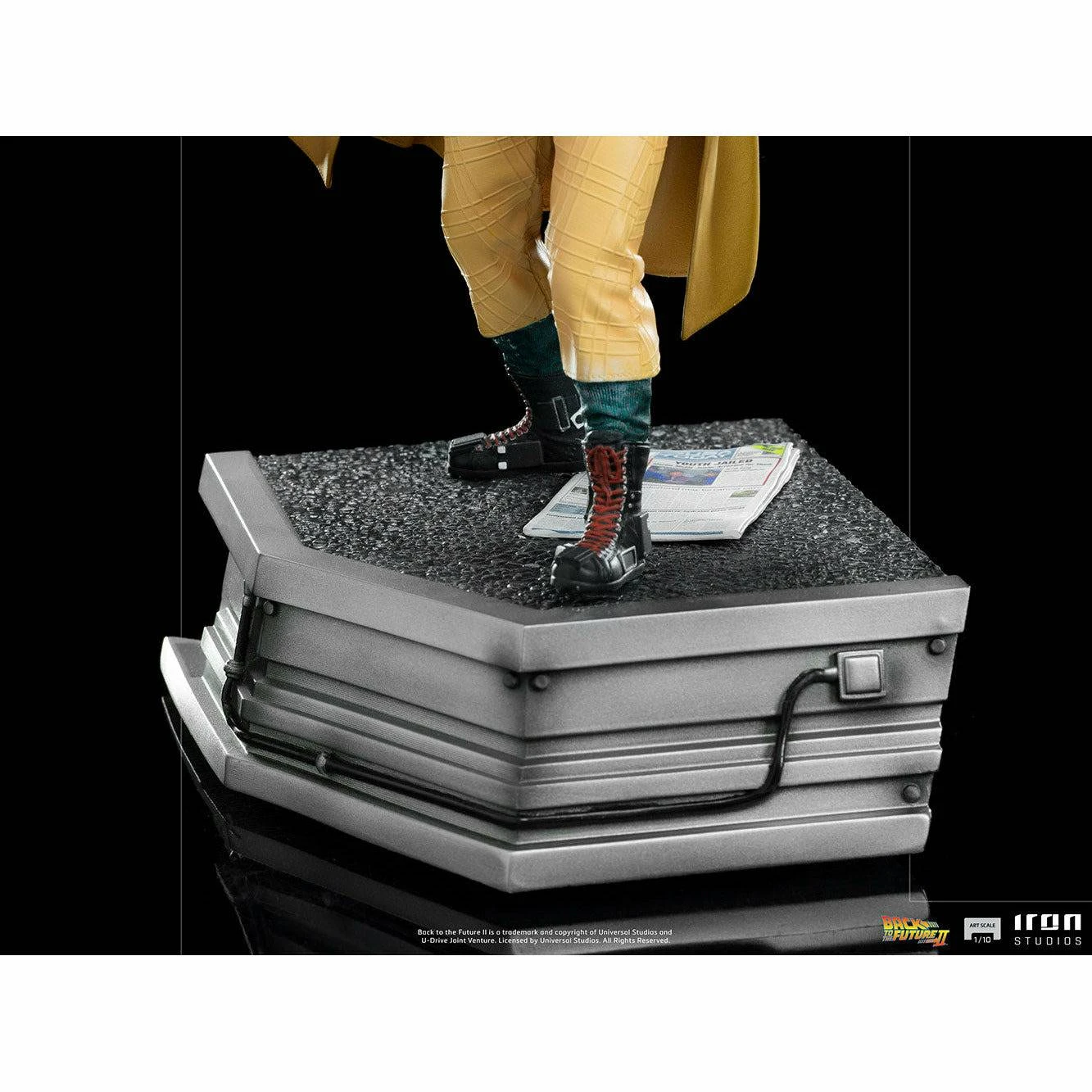 Iron Studios Back To The Future Part II Doc Brown 1:10 Scale Statue 15 Iron Studios Back To The Future Part II Doc Brown 1:10 Scale Statue - Image 13